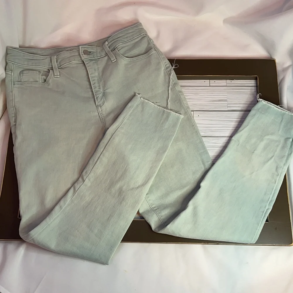 🔥 SALE UNIVERSAL THREAD White Washed High Rise Jeans | Size 4/27